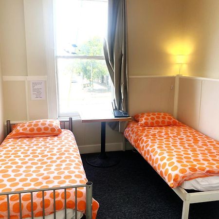 215 Edinburgh Castle Hostel Auckland Exterior photo