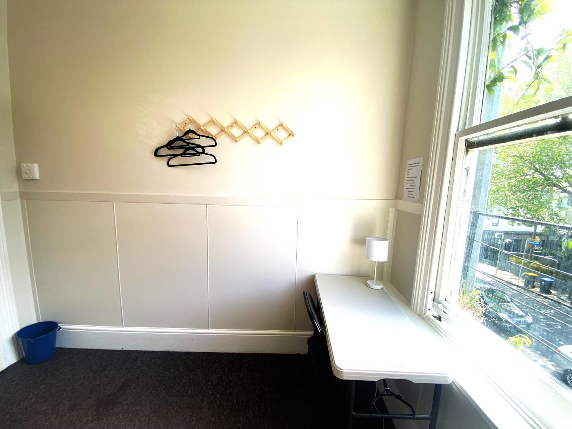 215 Edinburgh Castle Hostel Auckland Exterior photo