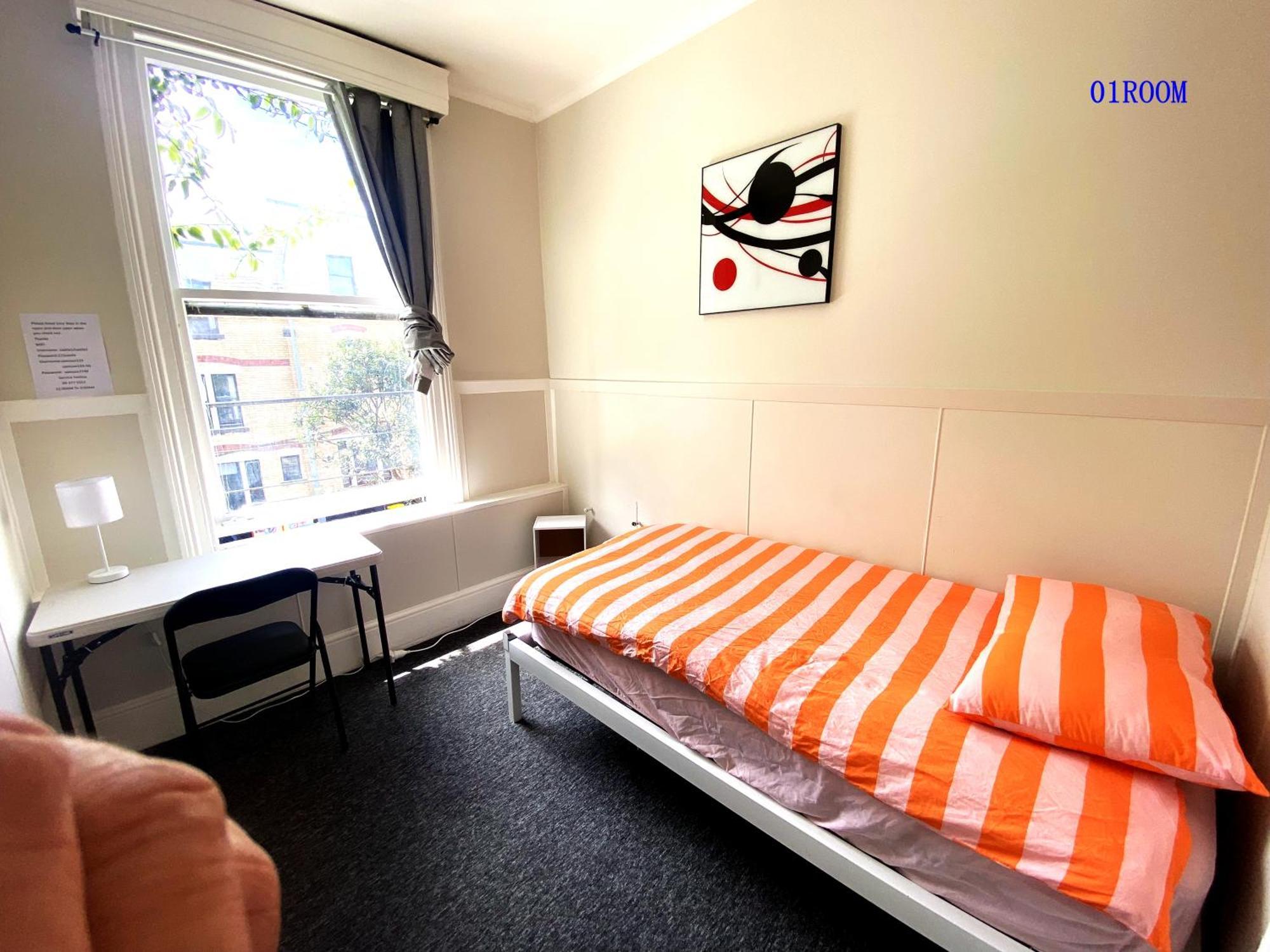 215 Edinburgh Castle Hostel Auckland Exterior photo