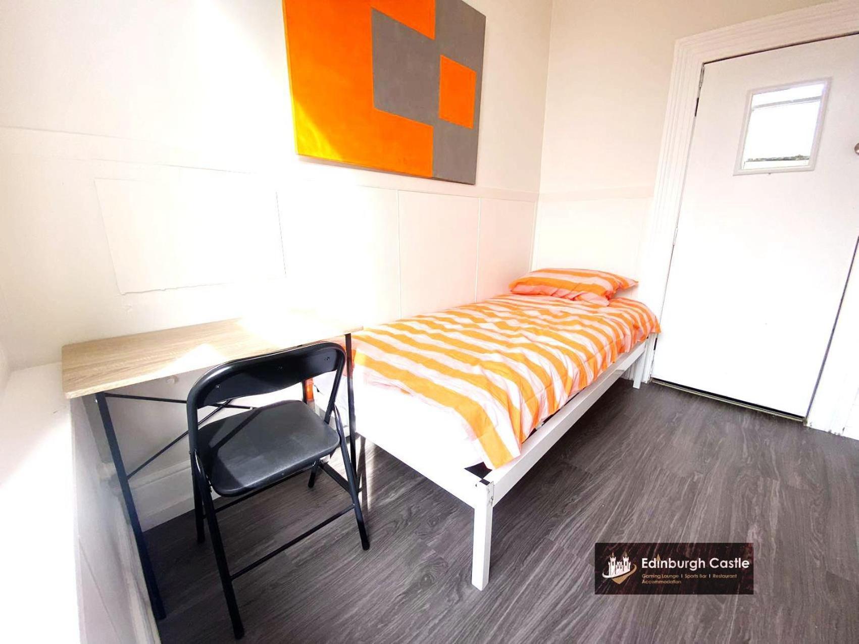215 Edinburgh Castle Hostel Auckland Exterior photo